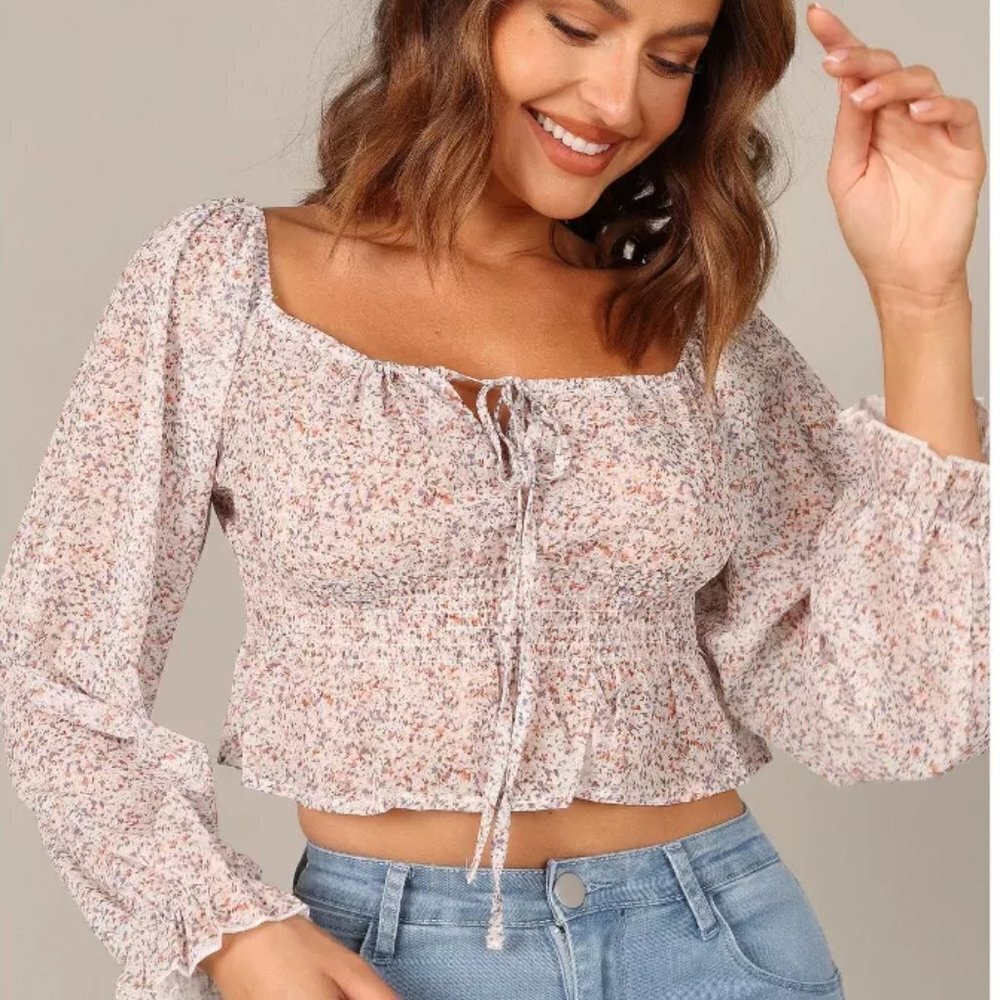 Petal & Pup Women  Cropped Long Sleeve Floral Top, Beige, size L NWT